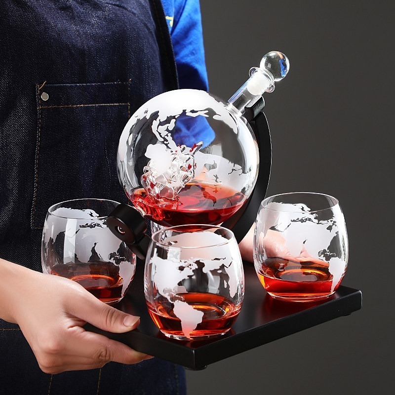 Decorative Globe Wine Decanter - огляд і ціна Decanter Globe Set